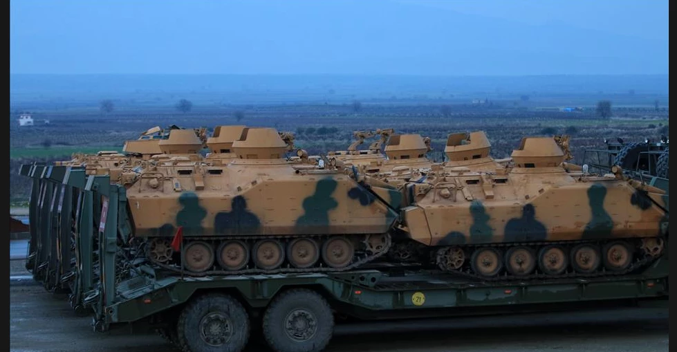 ΕΚΤΑΚΤΟ: Οι Τούρκοι συγκεντρώνουν μεγάλες στρατιωτικές δυνάμεις στα σύνορα με τη Συρία – Έτοιμοι να τους στείλουν πίσω σε φέρετρα οι Κούρδοι